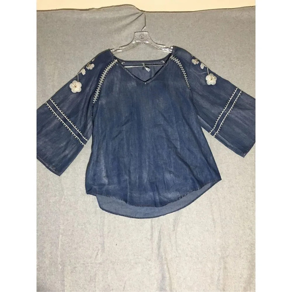 Anthropologie Tops - Womens Mur Mur Anthropologie Blouse Size Medium Denim Embroidery Floral Cottage